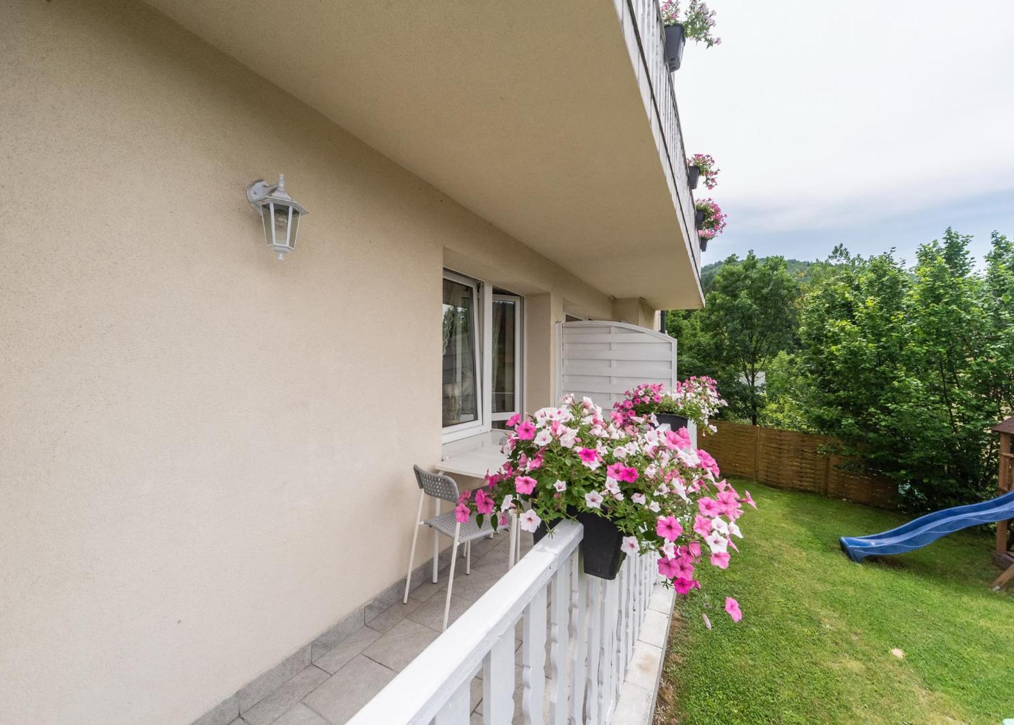 Willa Aleksandra - Apartamenty เมียนจีบรอเจีย จีเวียซกิแย ภายนอก รูปภาพ