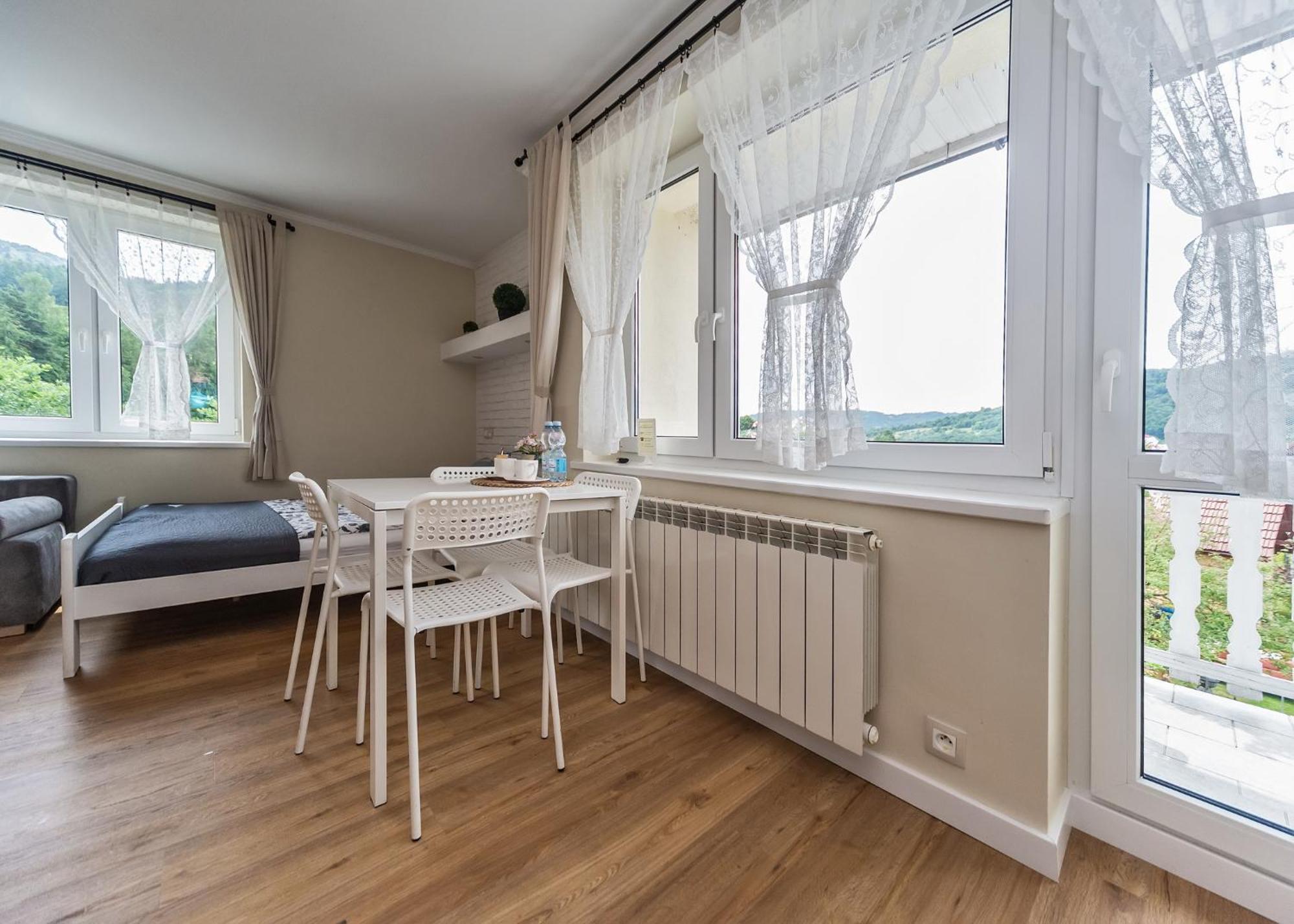 Willa Aleksandra - Apartamenty เมียนจีบรอเจีย จีเวียซกิแย ภายนอก รูปภาพ