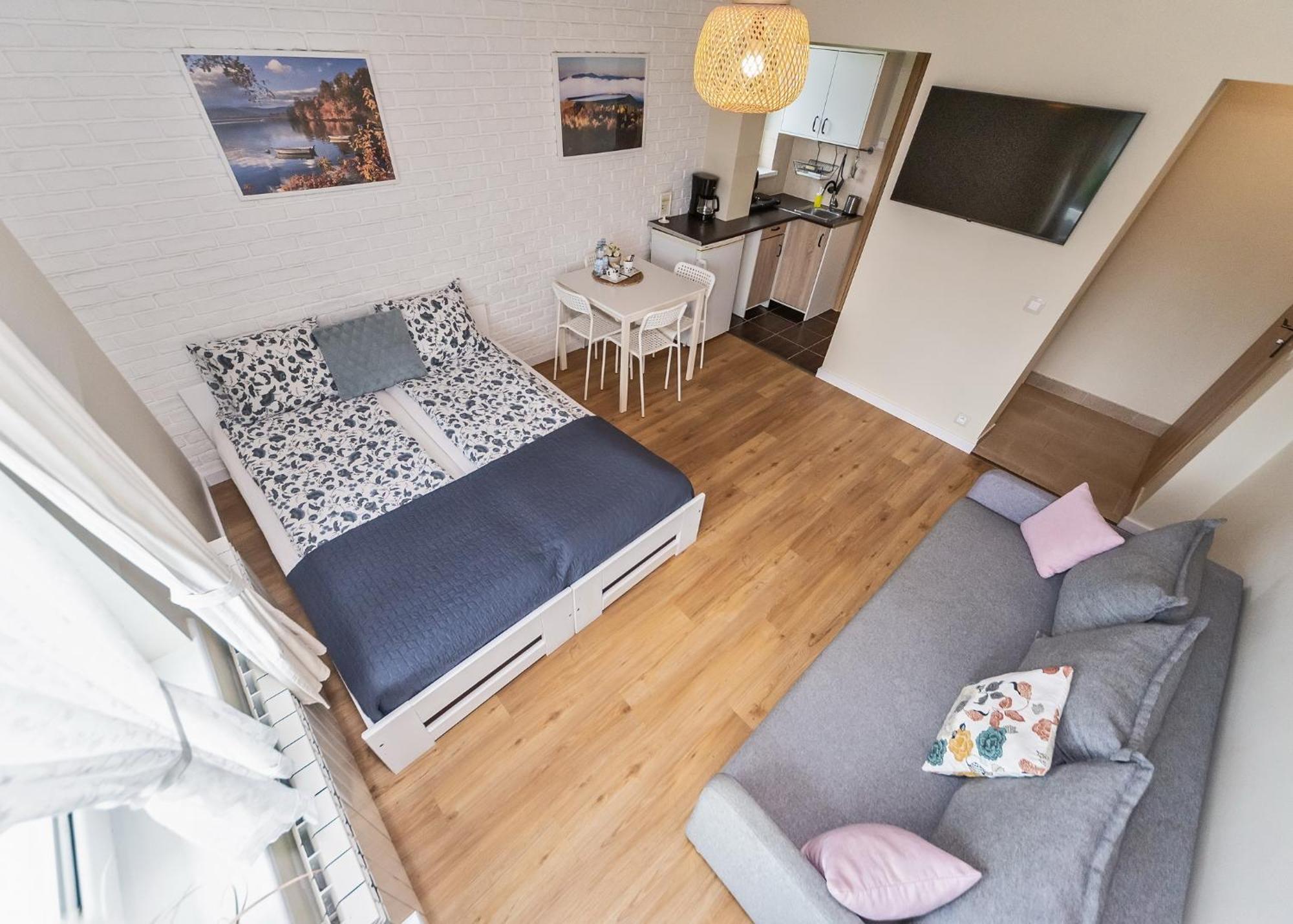 Willa Aleksandra - Apartamenty เมียนจีบรอเจีย จีเวียซกิแย ภายนอก รูปภาพ