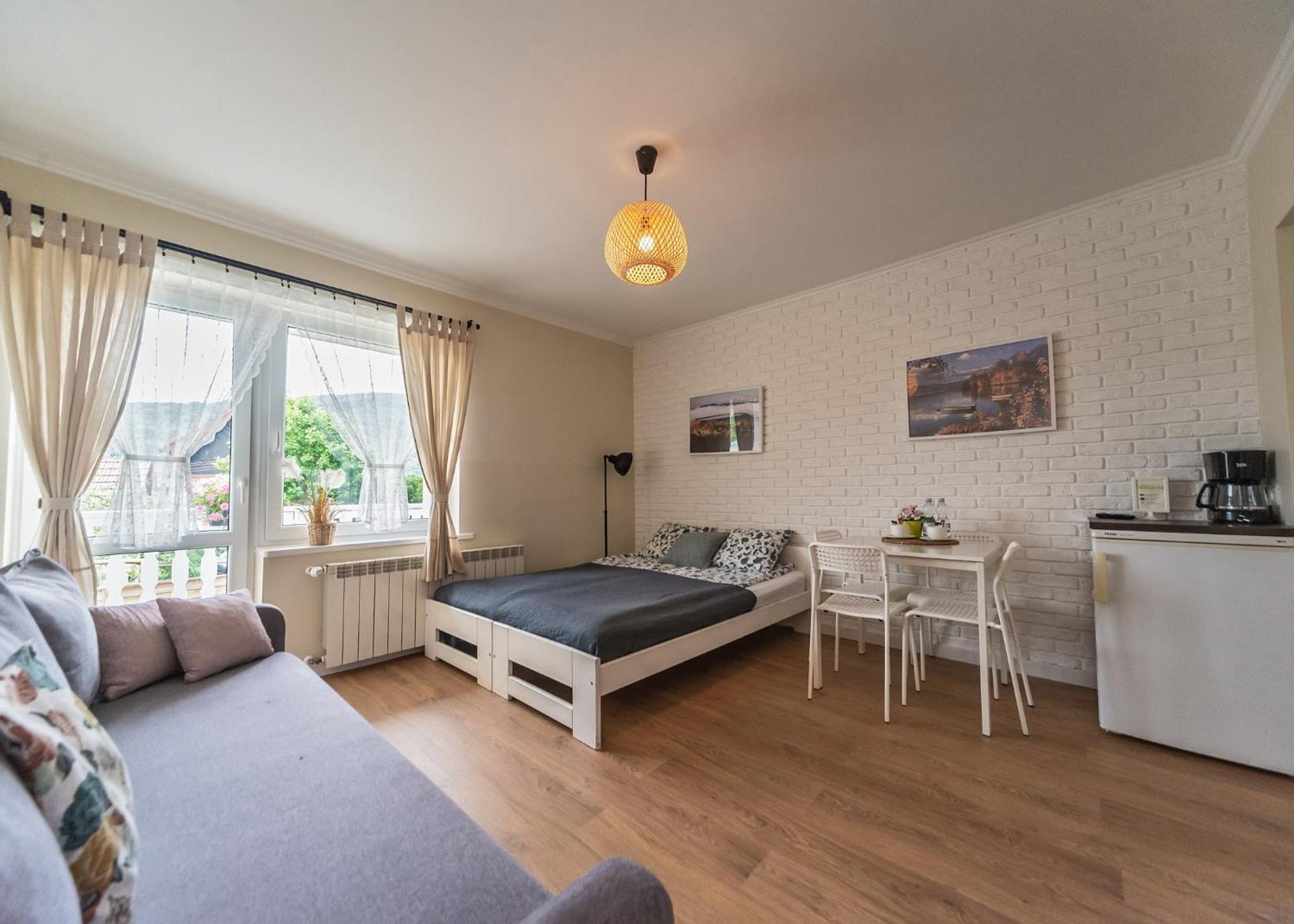 Willa Aleksandra - Apartamenty เมียนจีบรอเจีย จีเวียซกิแย ภายนอก รูปภาพ