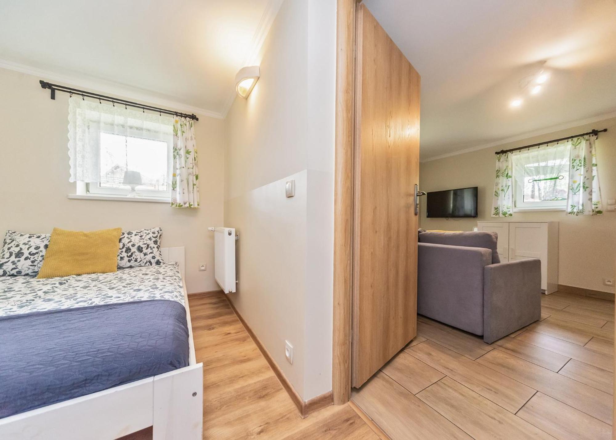Willa Aleksandra - Apartamenty เมียนจีบรอเจีย จีเวียซกิแย ภายนอก รูปภาพ